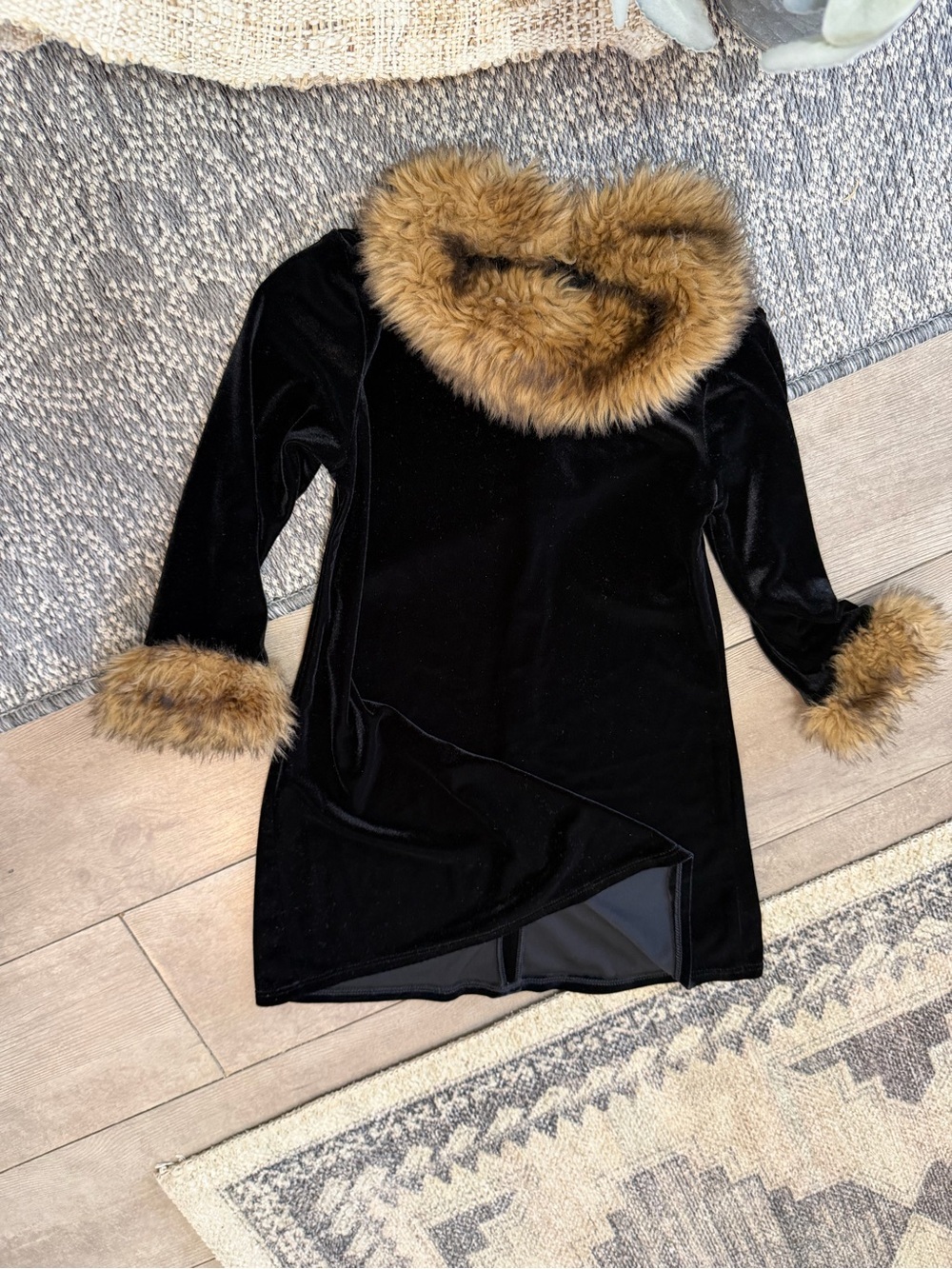 Vintage 90s Bonnie Jean Toddler Girl Velvet Black & Faux Fur Formal Dress 4T